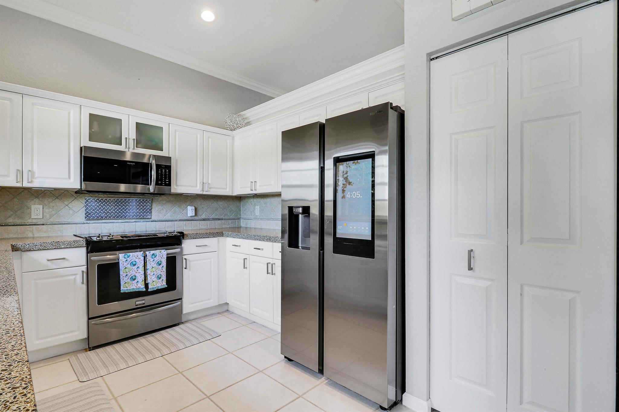 BOYNTON WATERS - Residential