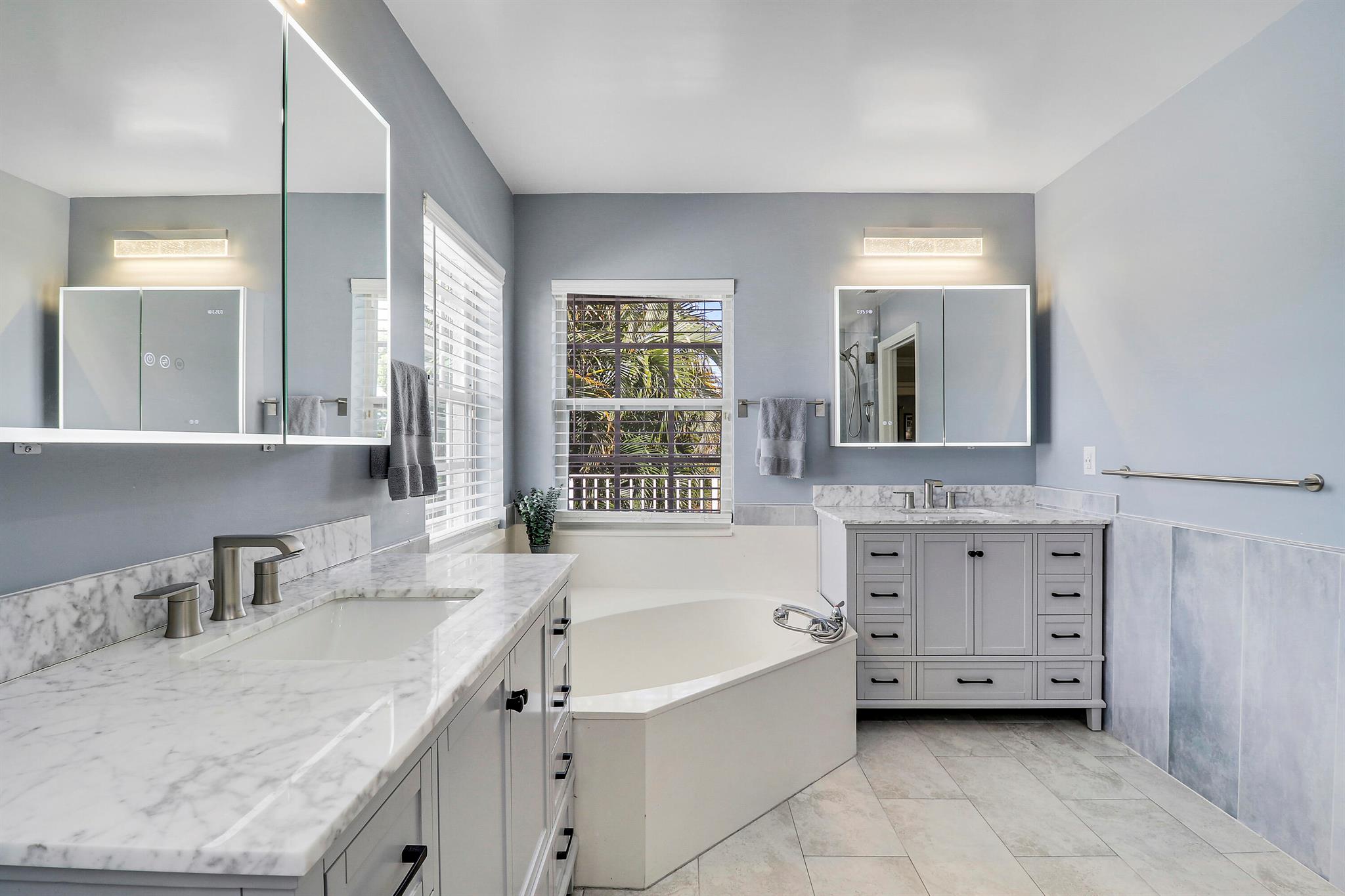 BOYNTON WATERS - Residential