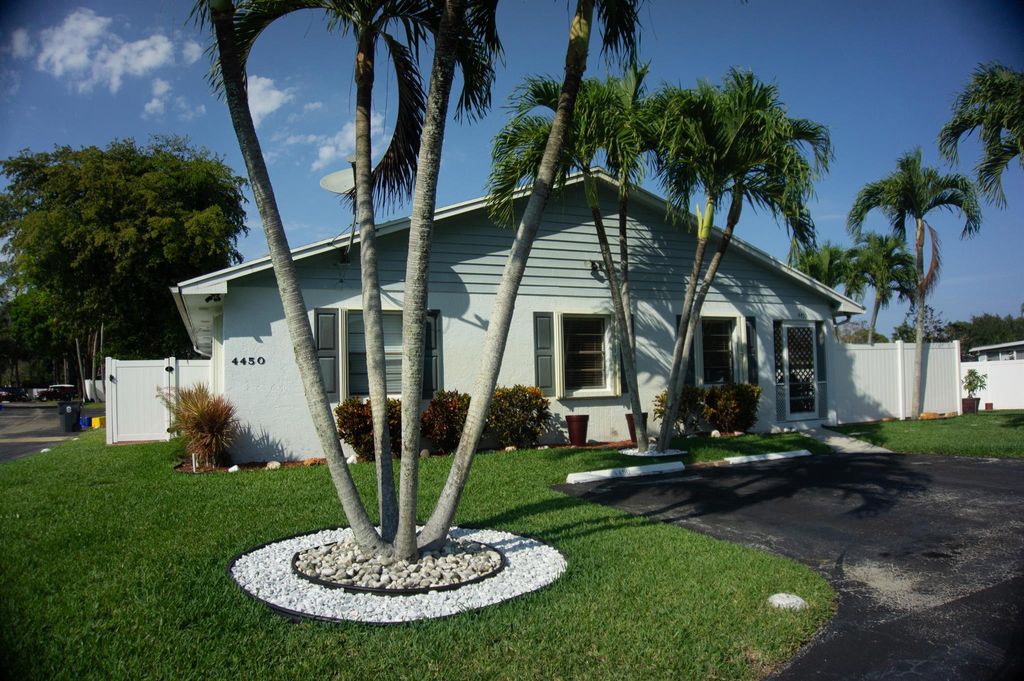 Photo of 4450 Walden Circle, Lake Worth, FL 33463 (MLS # R10894199)