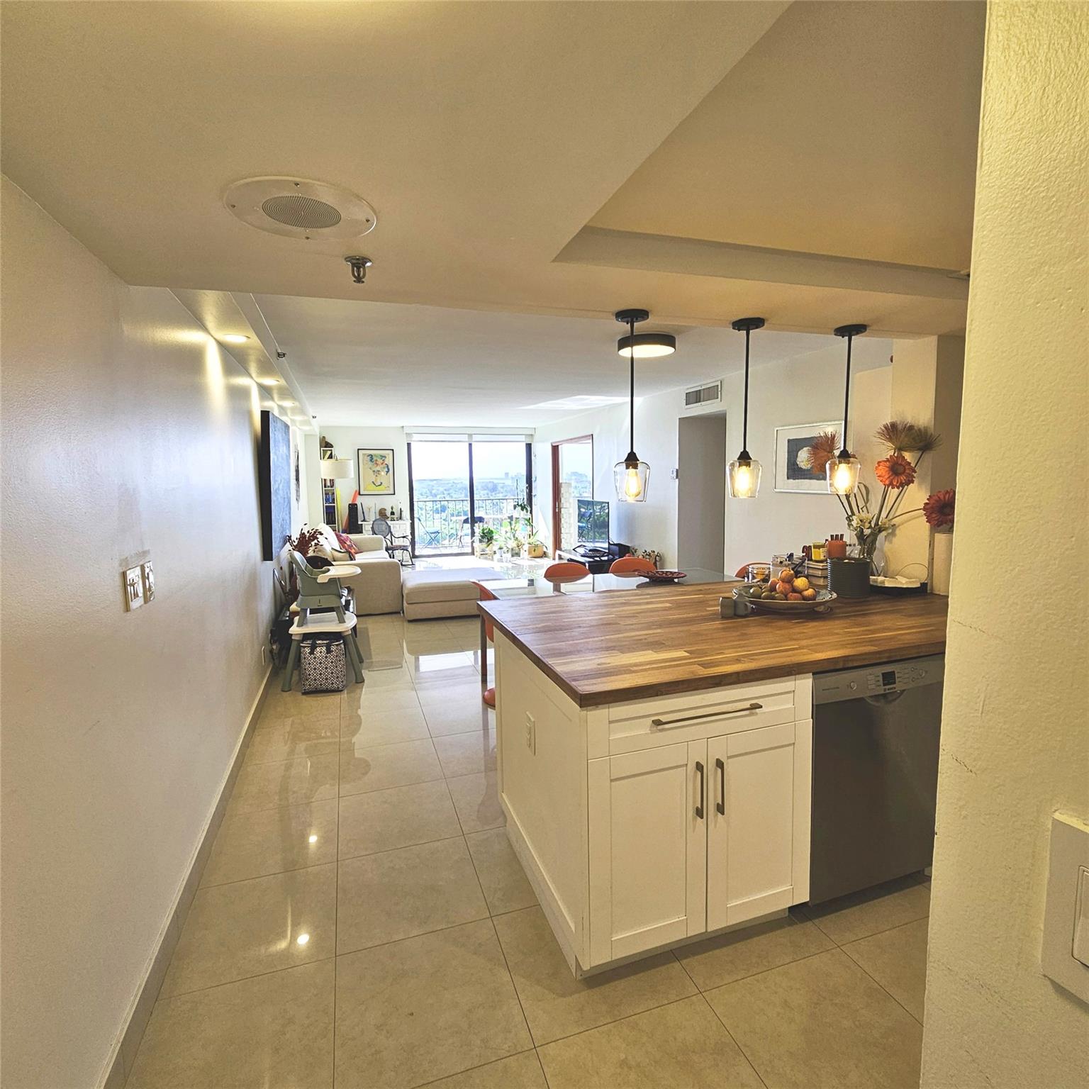 2625 Collins Ave 1408