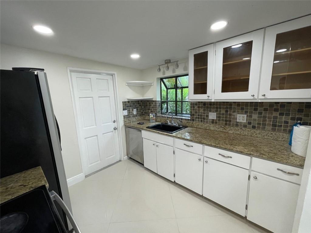 550 SW 14th Ave