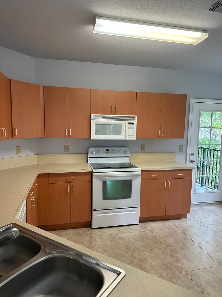 THE BELMONT II AT ST LUCI - Residential Lease