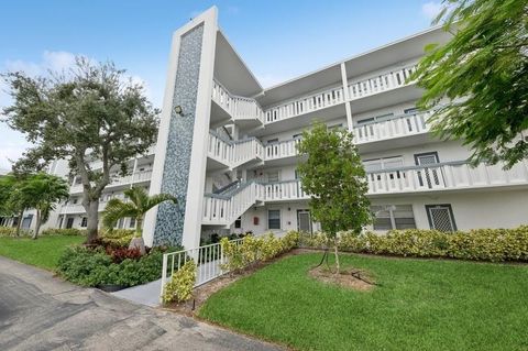 A home in Deerfield Beach