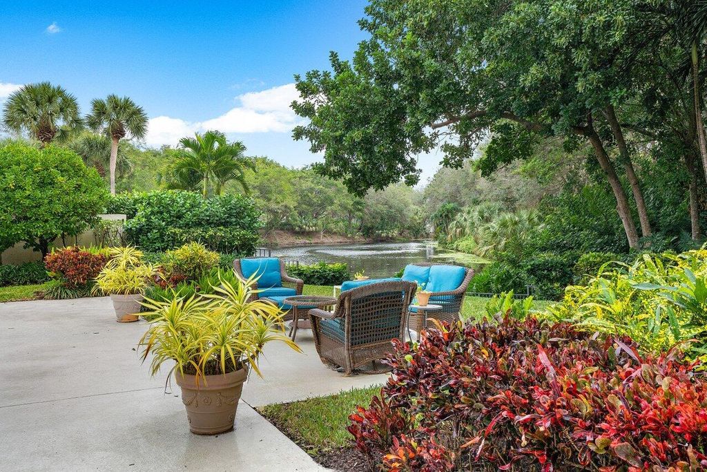 Photo of 3682 Toulouse Drive, Palm Beach Gardens, FL 33410 (MLS # R10950941)