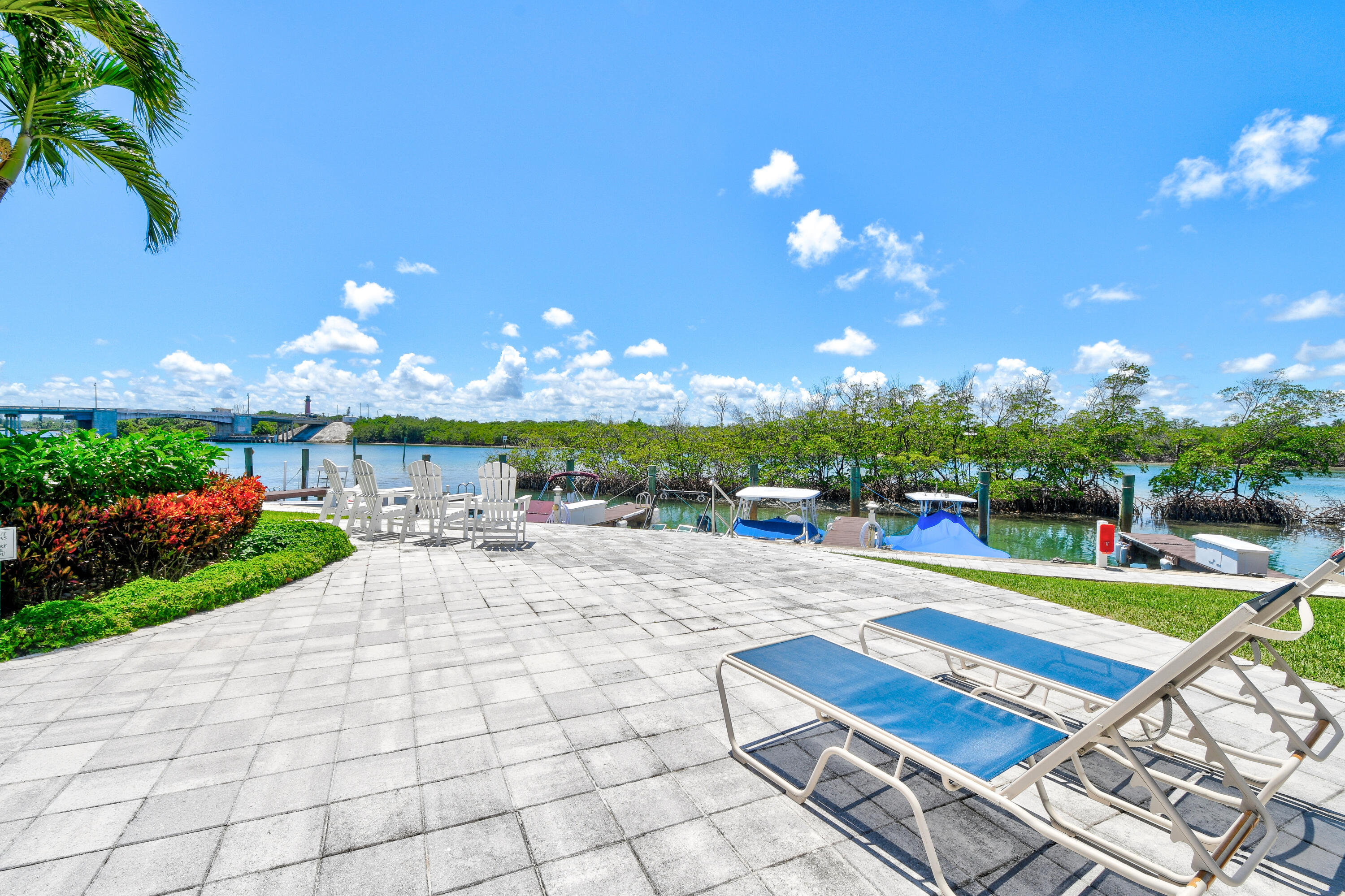 ISLAND HOUSE SOUTHWEST CONDO - Residential