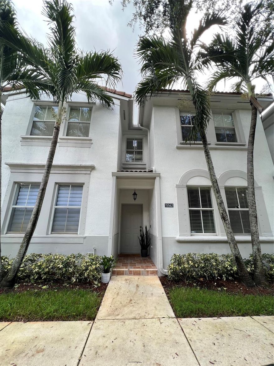 Beautiful townhome in the gated community of Villas at Nautica. Spacious layout with 3 bedrooms and 2.5 baths. The unit has an expansive living room that flows into a spacious bright open kitchen extending into the outdoor private fenced patio. Three bedrooms upstairs, master bedroom has a bathroom and walk-in closet. Newer AC (2021).It has 2 assigned parking spaces in front of the unit. The HOA covers the ROOF. 2 . You can lease it after 1 year, 2 Pets under 60lbs allowed, no Pitbulls. THIS GUARD-GATED COMMUNITY FEATURES GREAT AMENITIES SUCH AS A BEAUTIFUL CLUBHOUSE, COMMUNITY POOL, FITNESS ROOM, AND CHILDREN'S PLAYGROUND! LOCATED CLOSE TO EXCELLENT SCHOOLS, HIGHWAYS, AND SHOPPING.  5% DOWN.