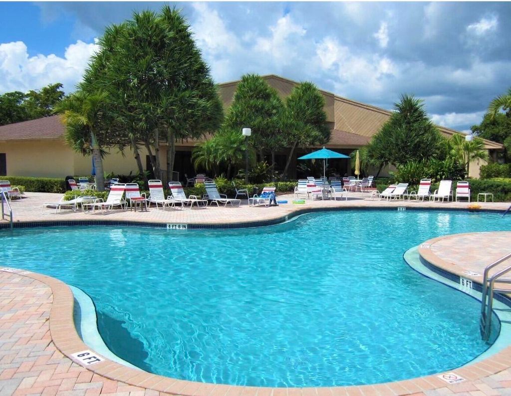 Photo of 955 Egret Circle #508, Delray Beach, FL 33444 (MLS # B26015477)