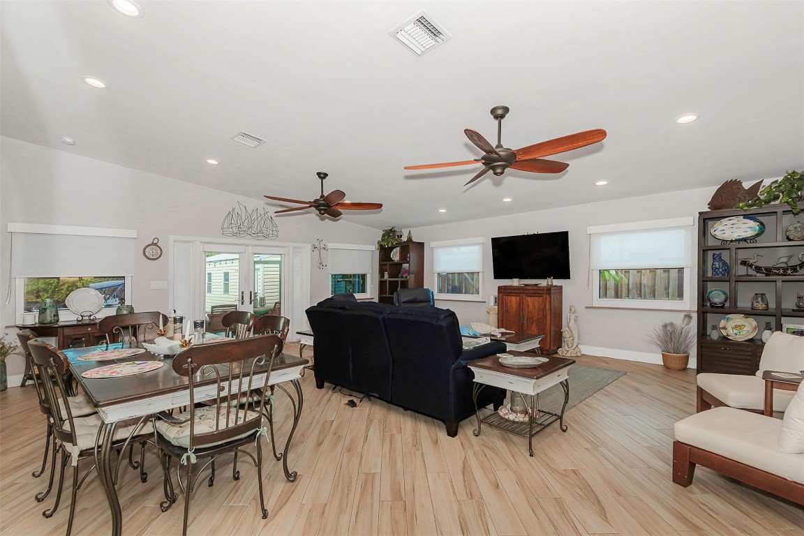 DAVIS ISLES - Residential