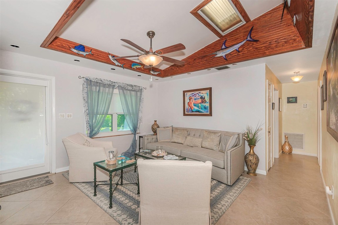 DAVIS ISLES - Residential