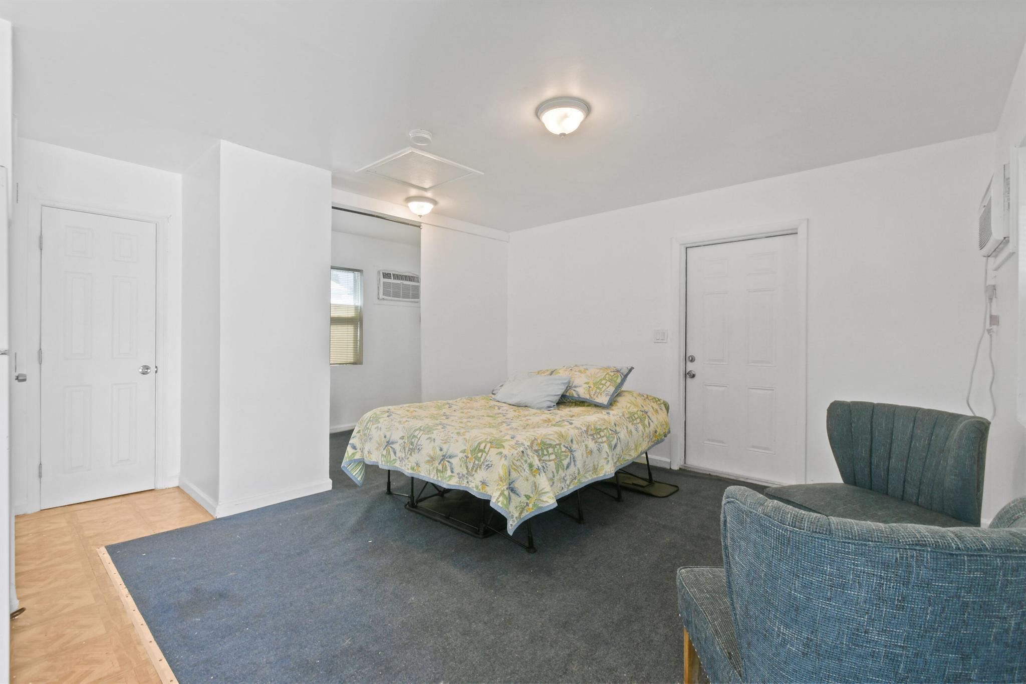 LAKESIDE COURT - Commercial Sale