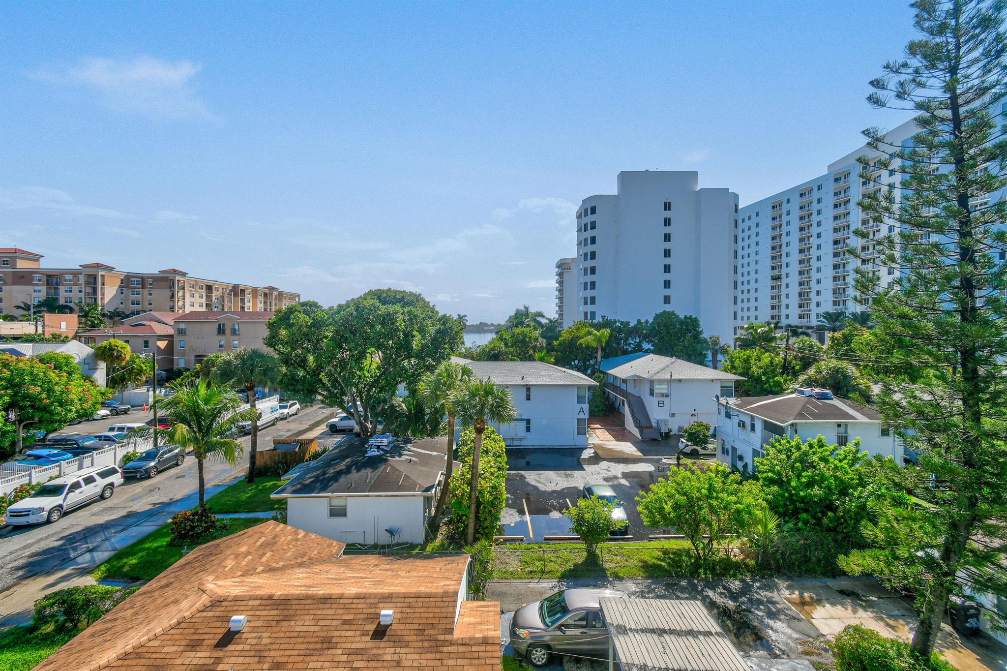 LAKESIDE COURT - Commercial Sale