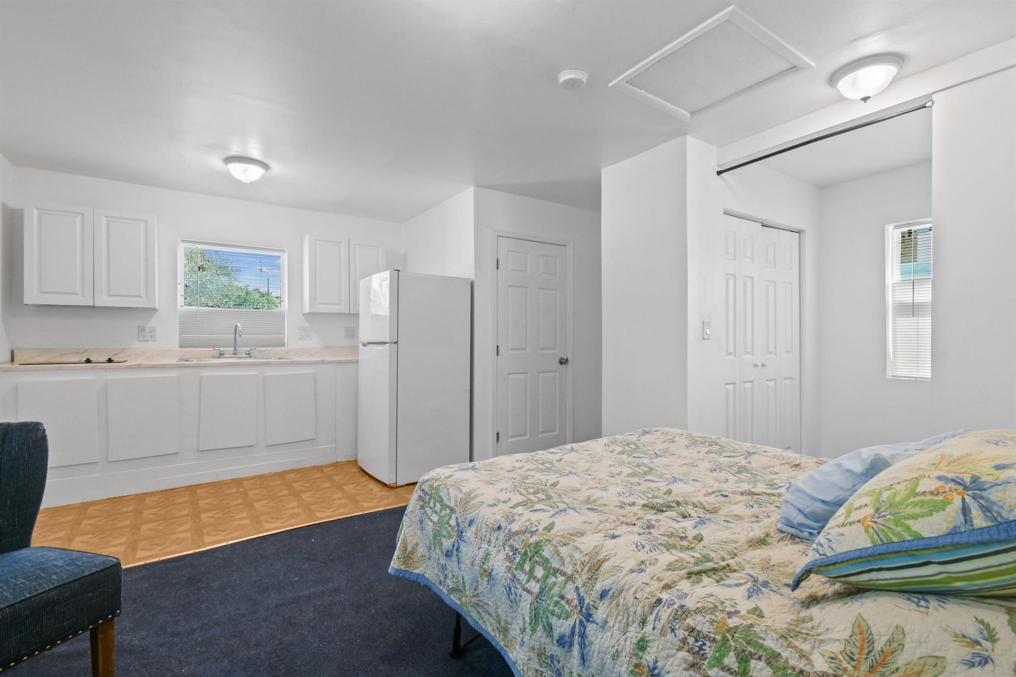 LAKESIDE COURT - Commercial Sale