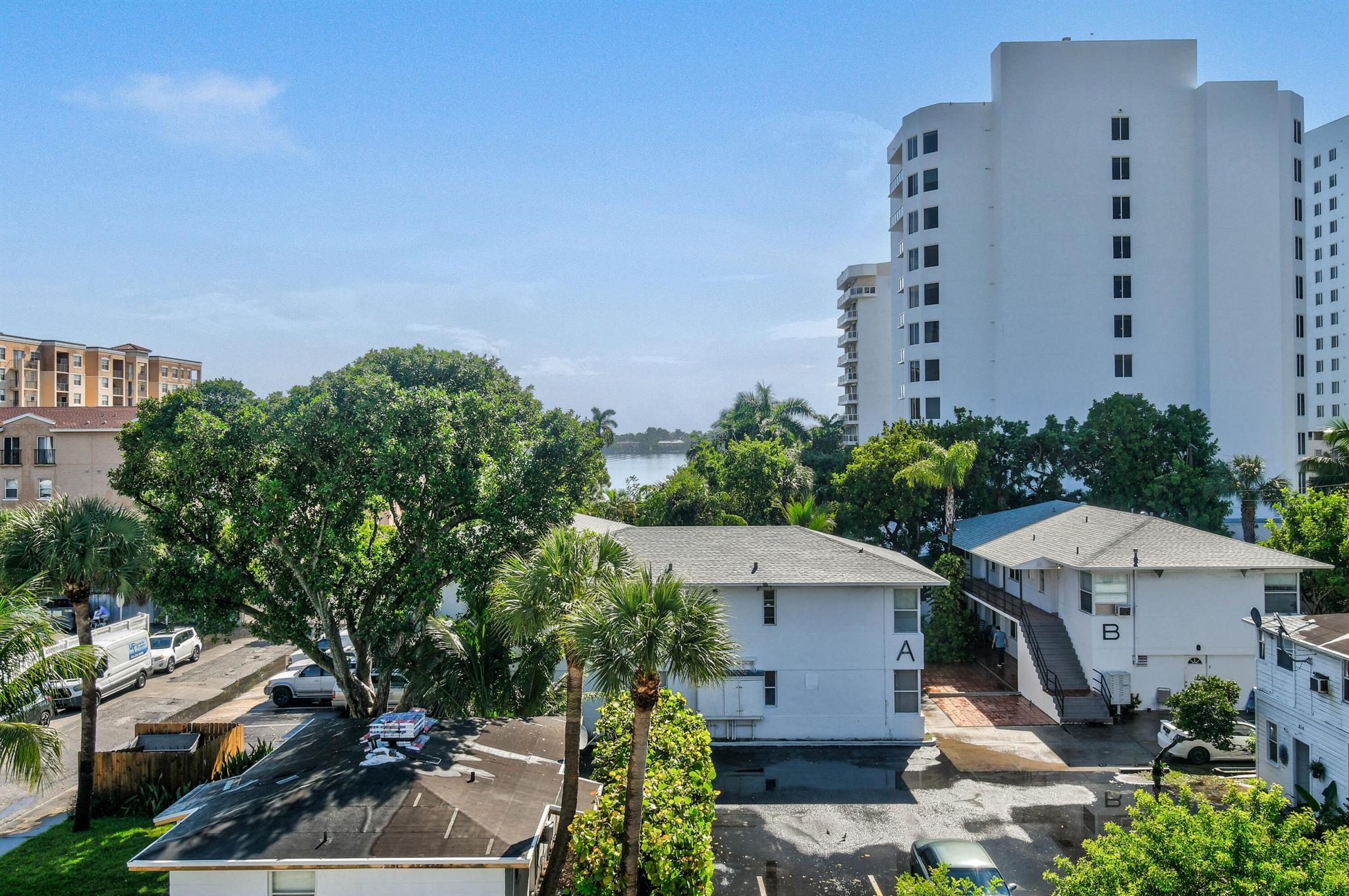 LAKESIDE COURT - Commercial Sale