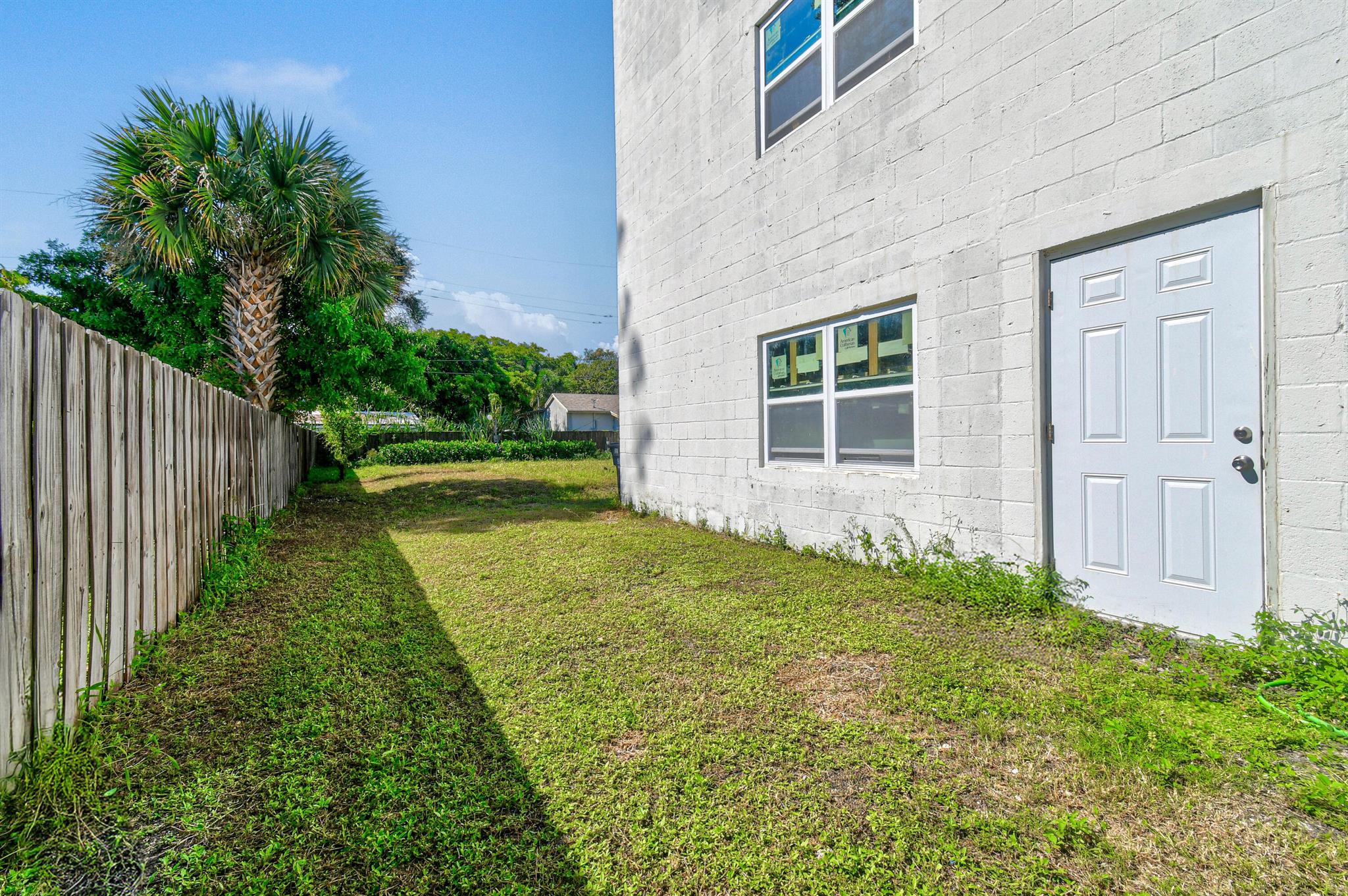 LAKESIDE COURT - Commercial Sale