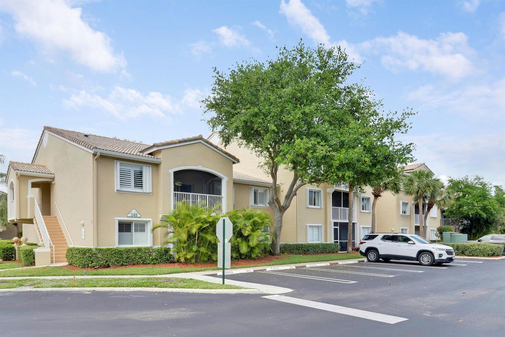 Photo of 248 Village Boulevard #3203, Tequesta, FL 33469 (MLS # R11086277)