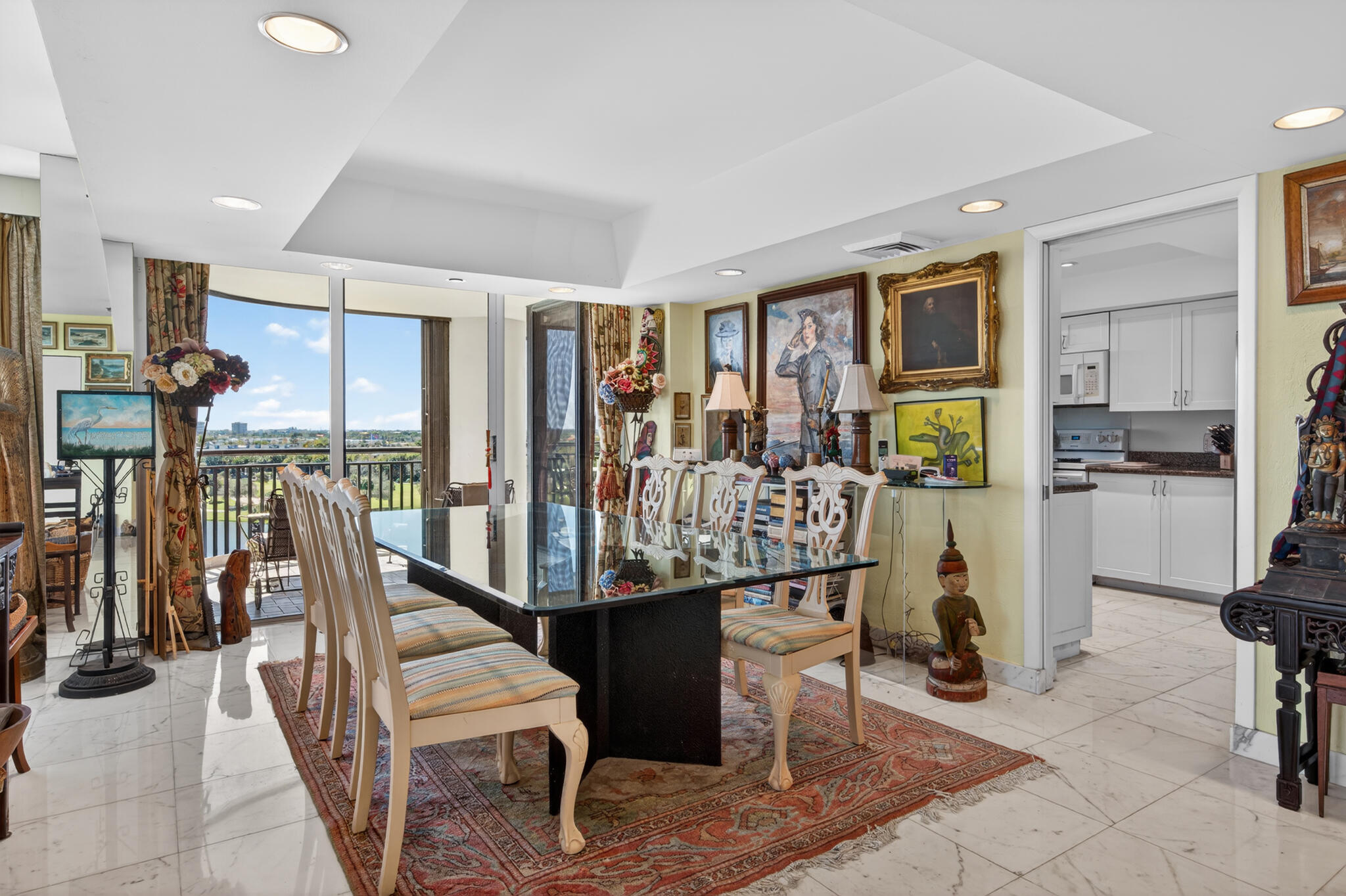 PARLIAMENT EAST CONDO - Residential