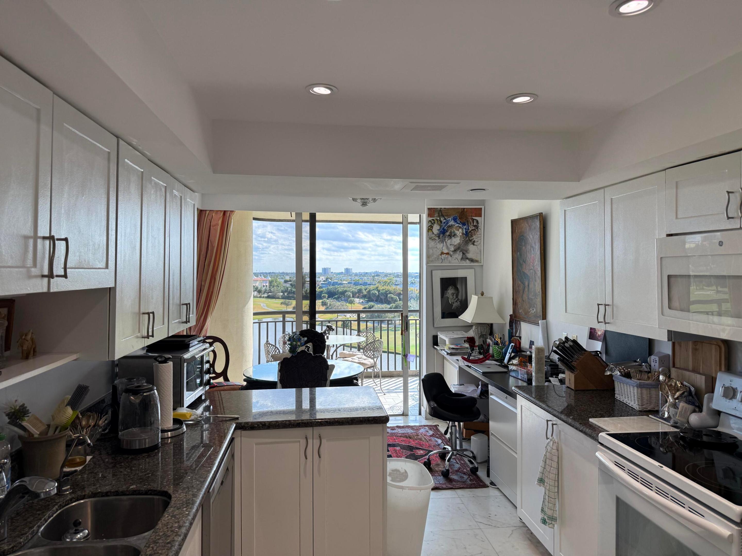 2427 Presidential Way 803