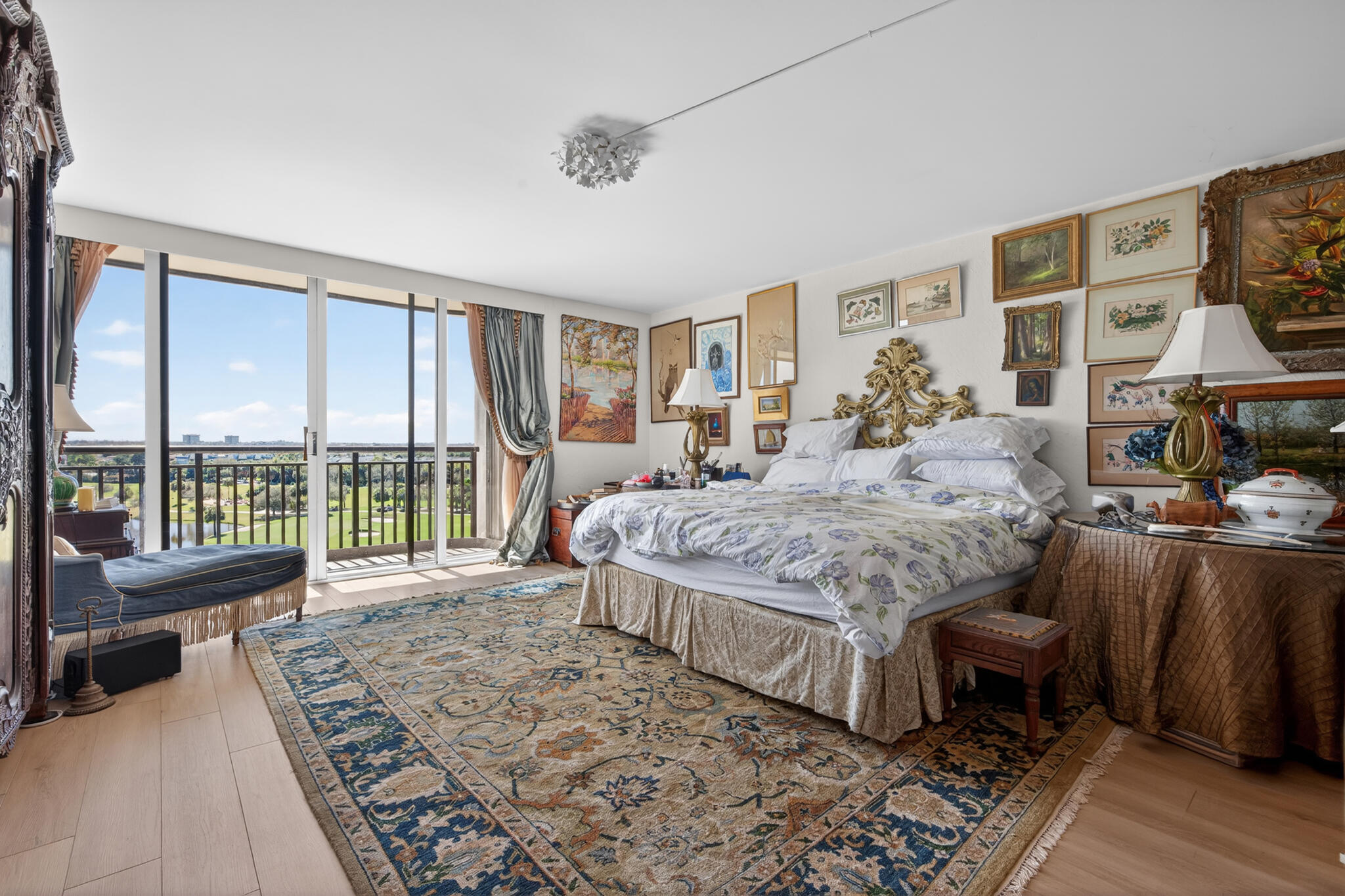 PARLIAMENT EAST CONDO - Residential