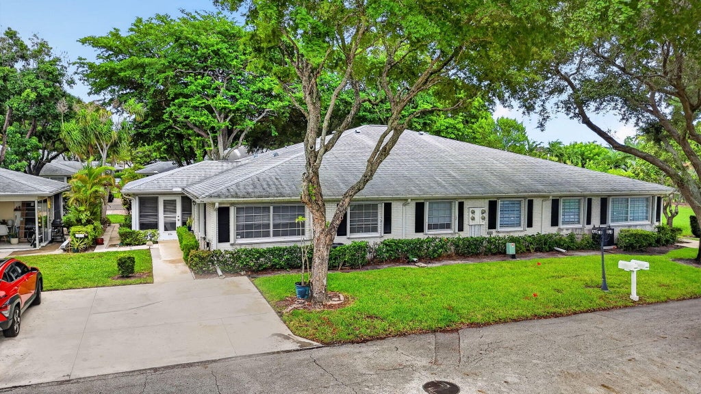 Photo of 10164 40TH Way S, Boynton Beach, FL 33436 (MLS # B26074099)