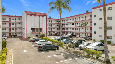 4270 NW 40th St Unit 205, Lauderdale Lakes, FL MLS: F10490773