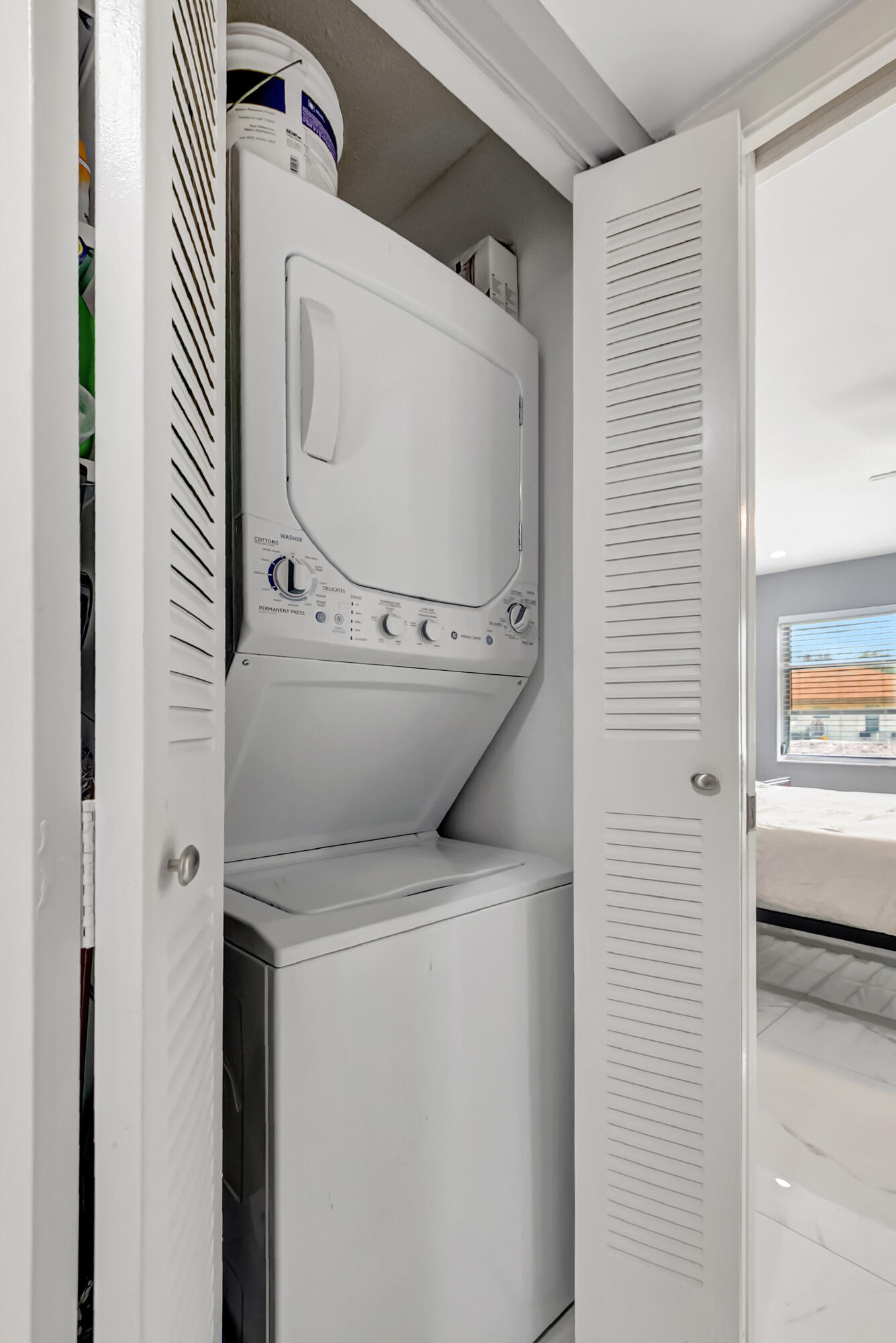 HIGH POINT OF DELRAY WEST CONDO SEC 3 - Residential