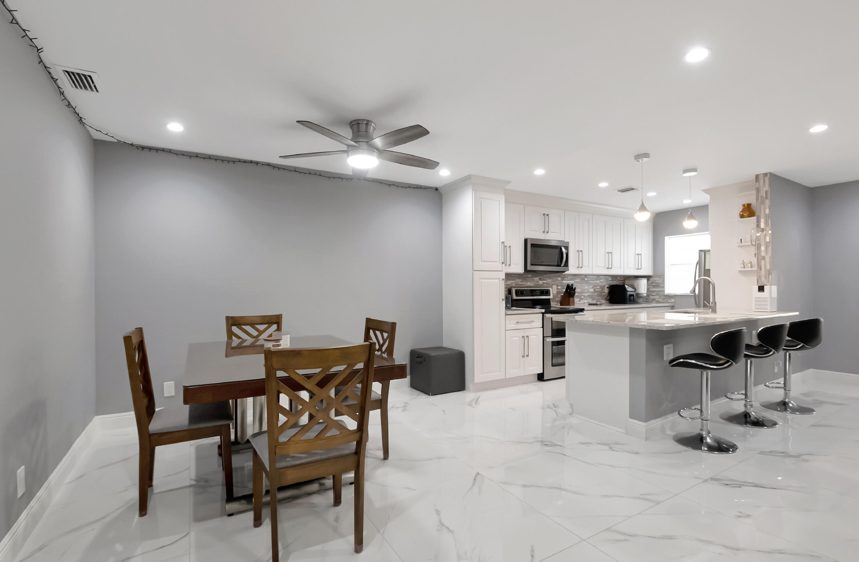 HIGH POINT OF DELRAY WEST CONDO SEC 3 - Residential