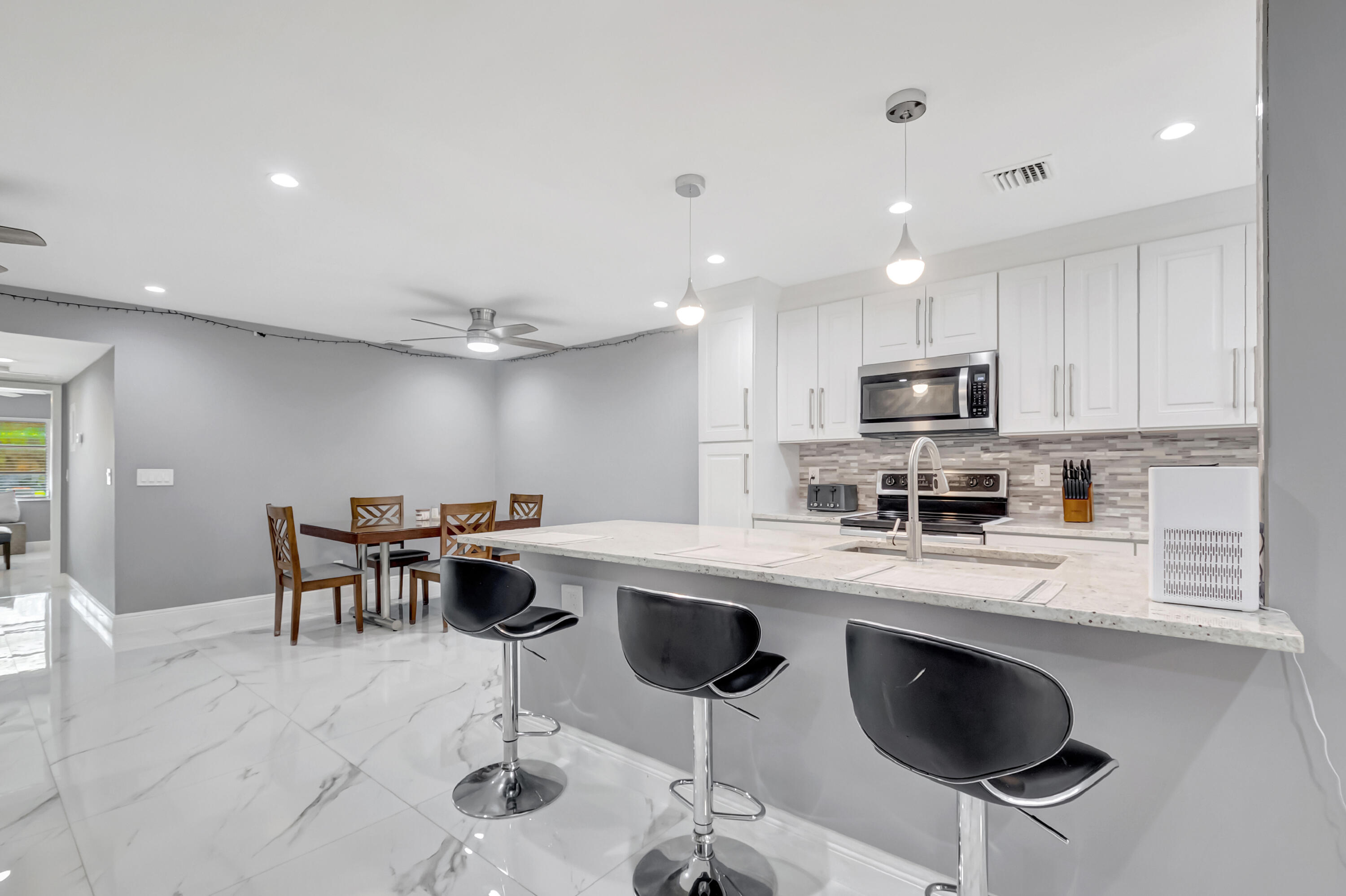 HIGH POINT OF DELRAY WEST CONDO SEC 3 - Residential