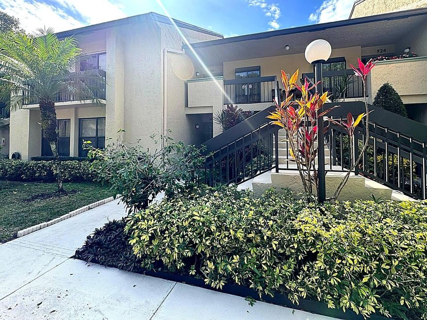 Coming soon in Boca Delray Golf & Country Club—this 2BR/2BA second-floor residence offers over 1,250 sq ft with vaulted ceilings and serene lake, fountain, and golf course views. Bright, airy living spaces and a screened-in patio create a comfortable and inviting feel. Gated golf course community with exceptional amenities and no mandatory membership. Ideally located just minutes from downtown Delray Beach and the ocean.