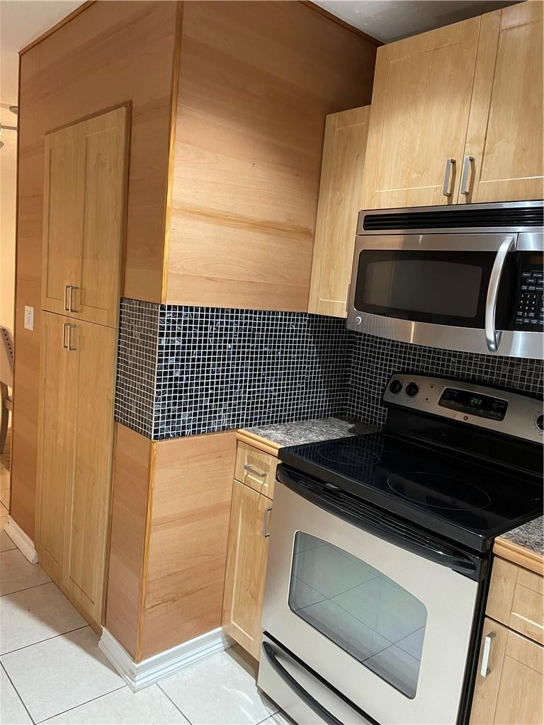 MANOR GROVE VILLAGE 2 CON - Residential Lease