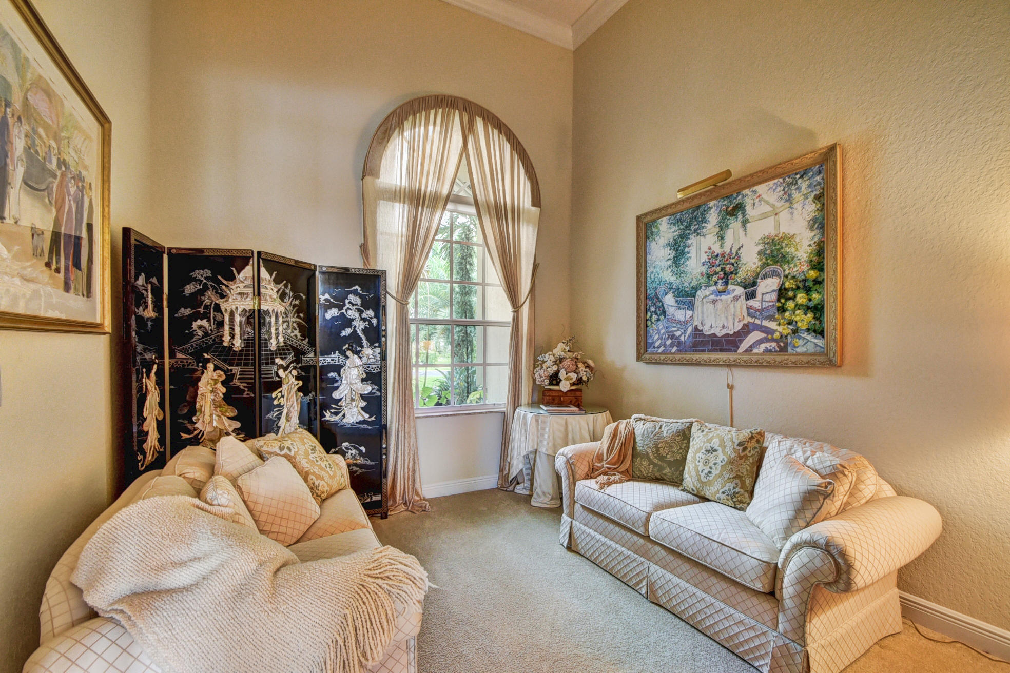 EQUESTRIAN CLUB - Residential