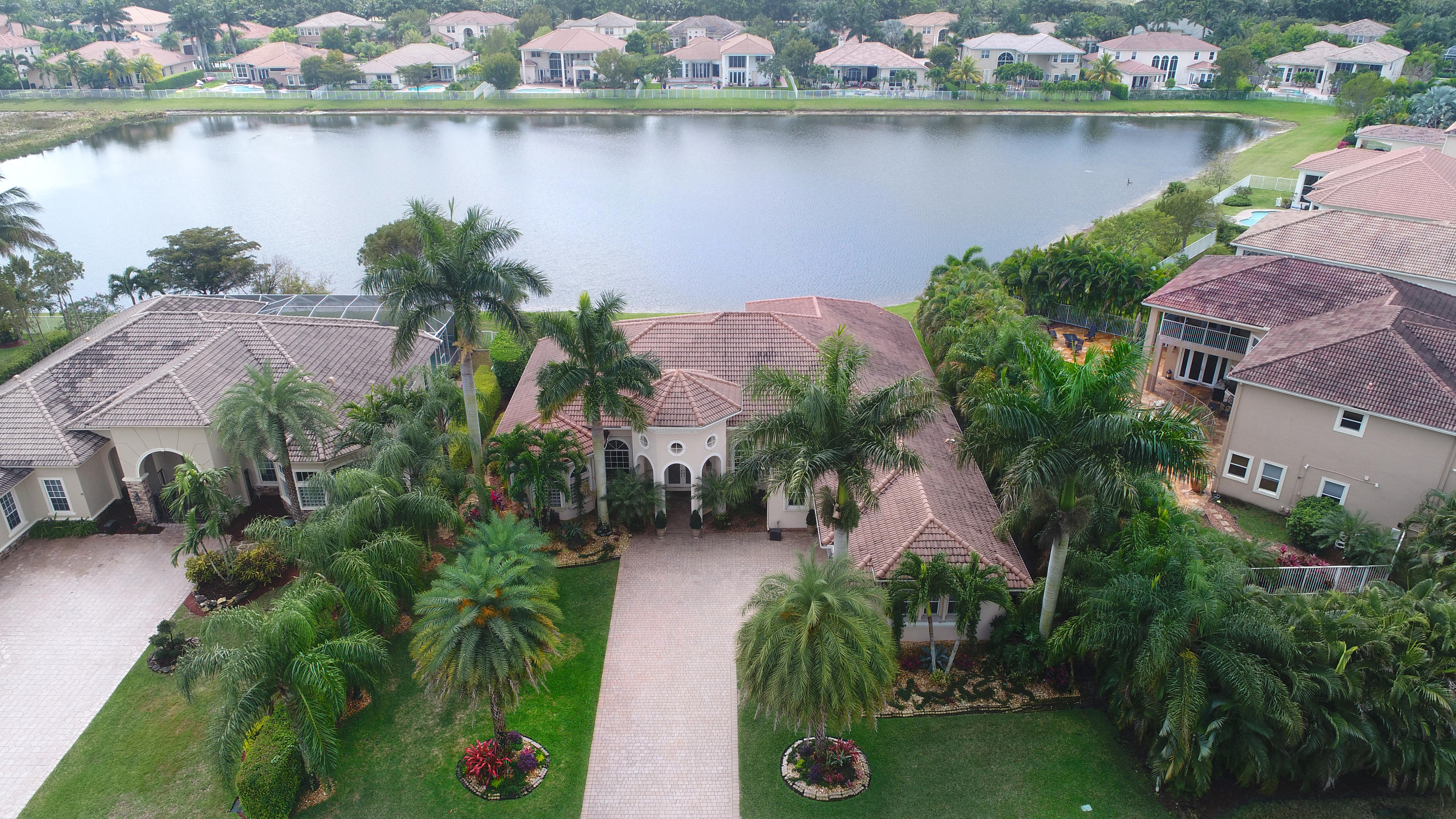 EQUESTRIAN CLUB - Residential