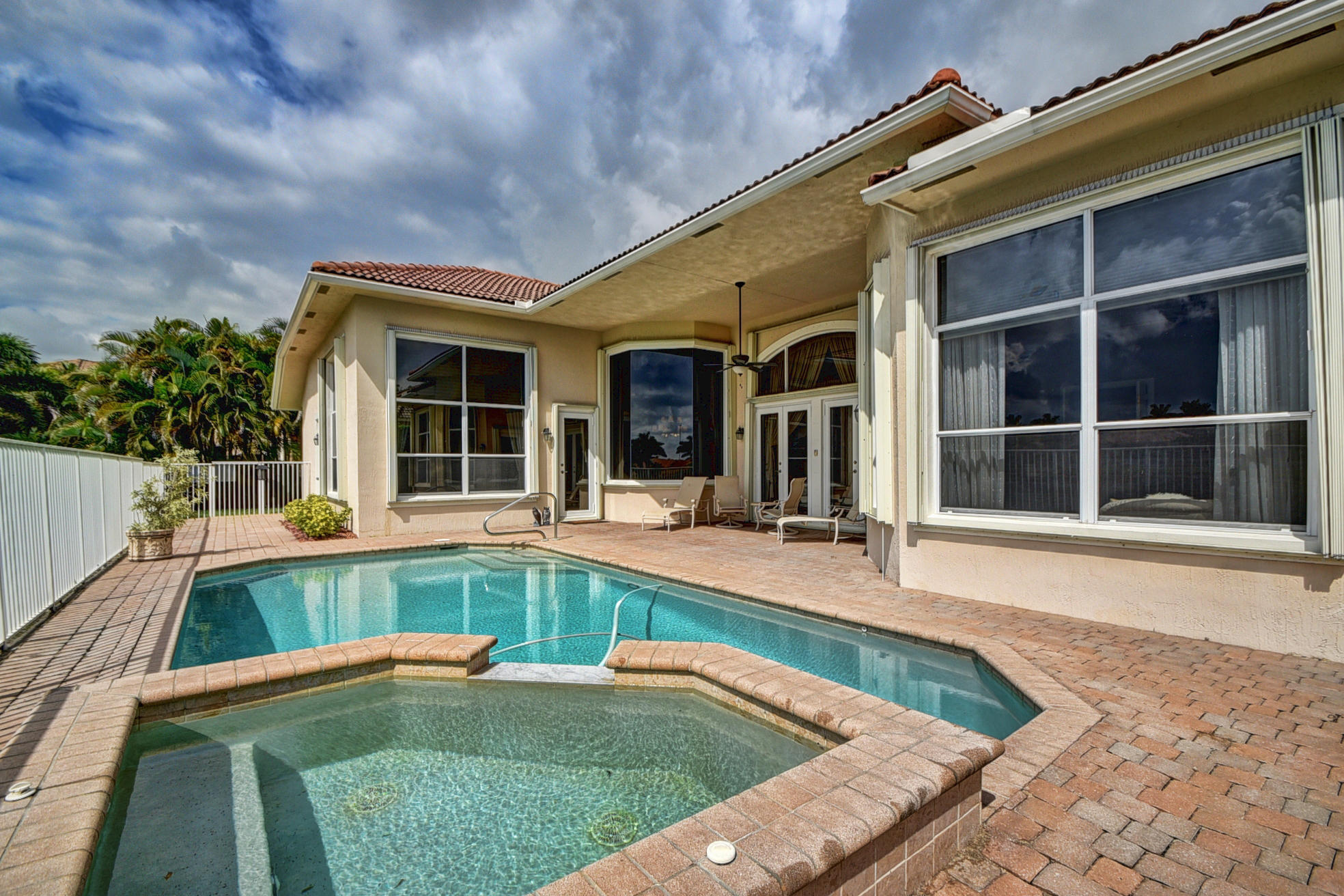 EQUESTRIAN CLUB - Residential