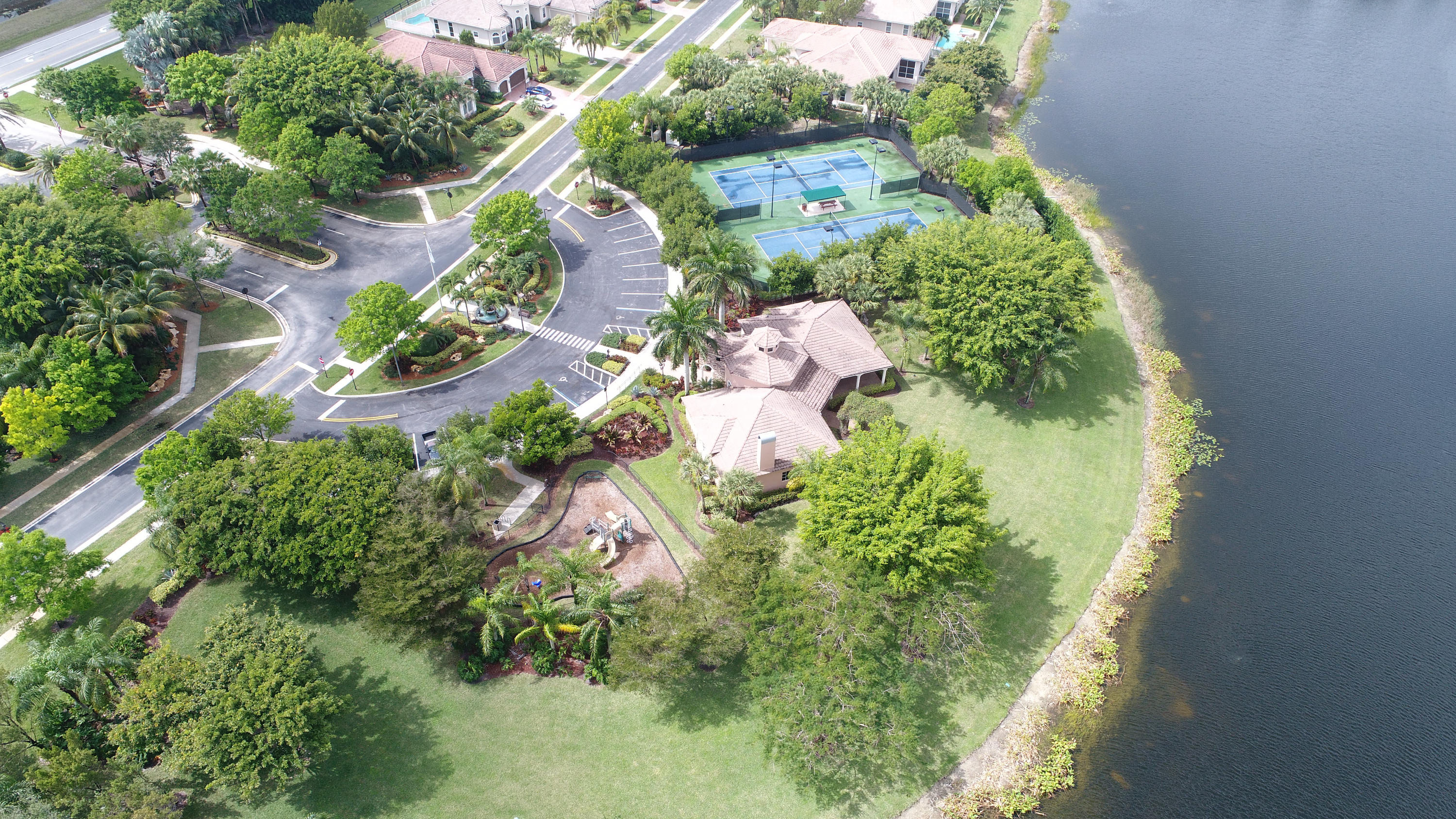 EQUESTRIAN CLUB - Residential