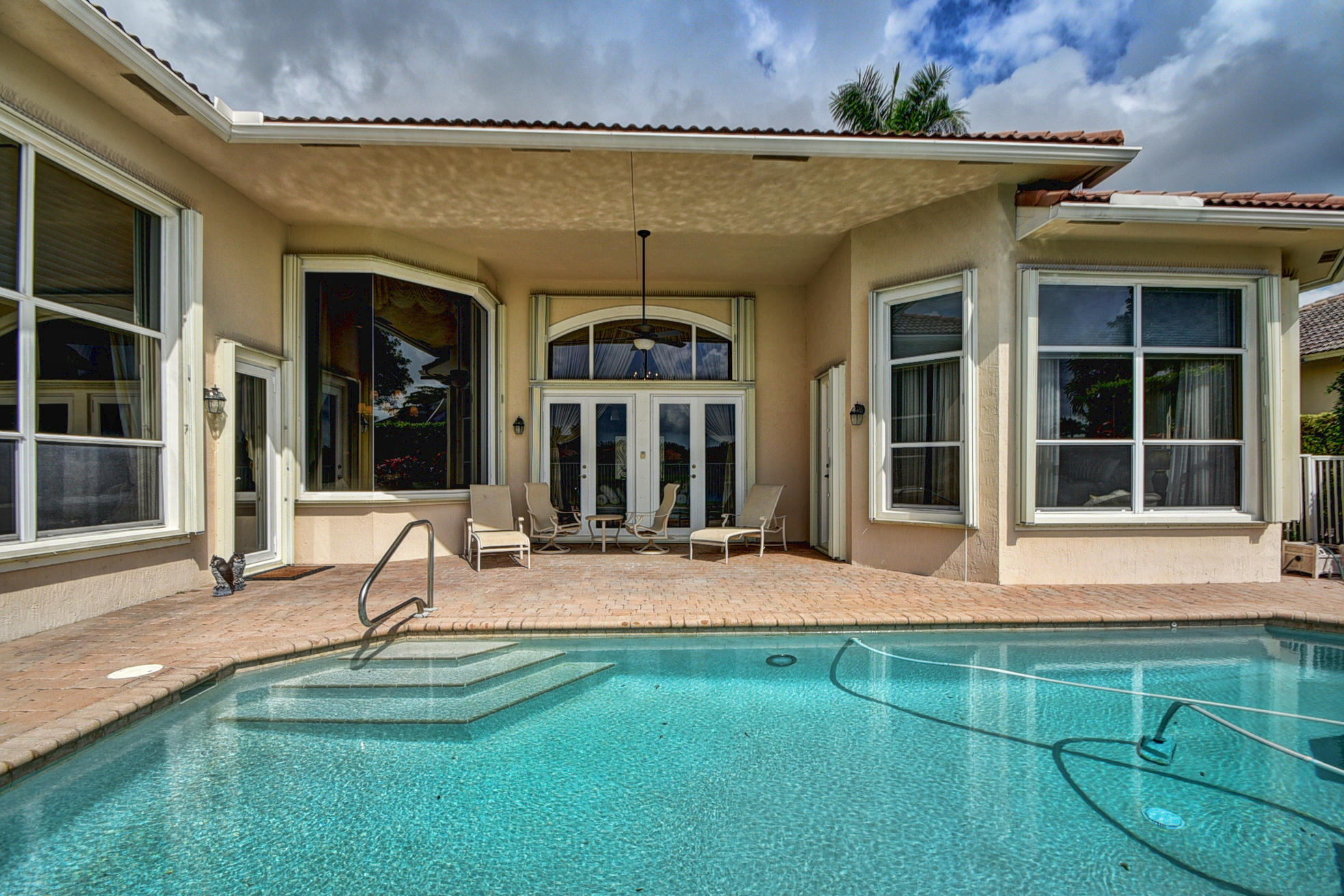 EQUESTRIAN CLUB - Residential