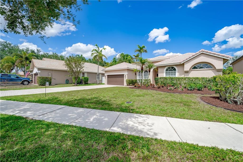 Stoneridge Lake Estates - Residential