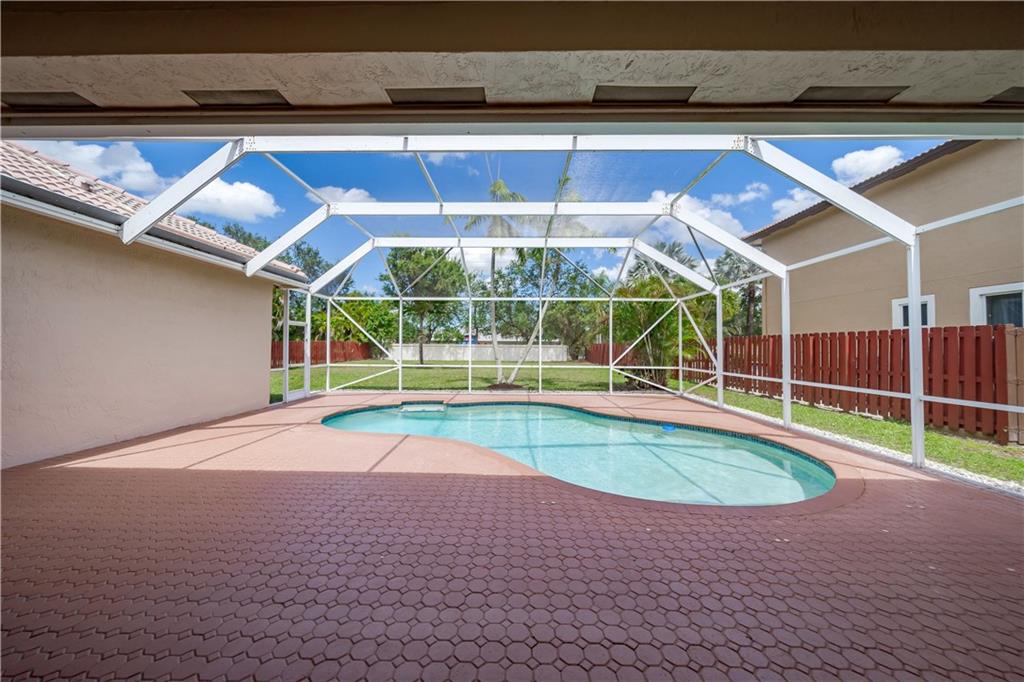 Stoneridge Lake Estates - Residential