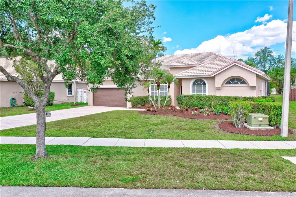 Stoneridge Lake Estates - Residential