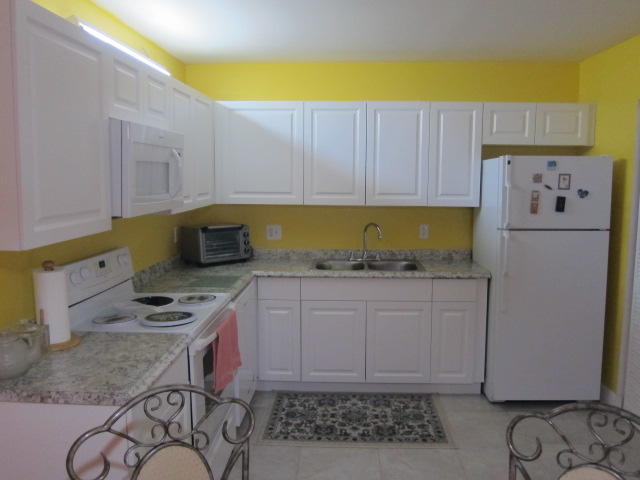 SUNNY PALMS VILLAS - Residential