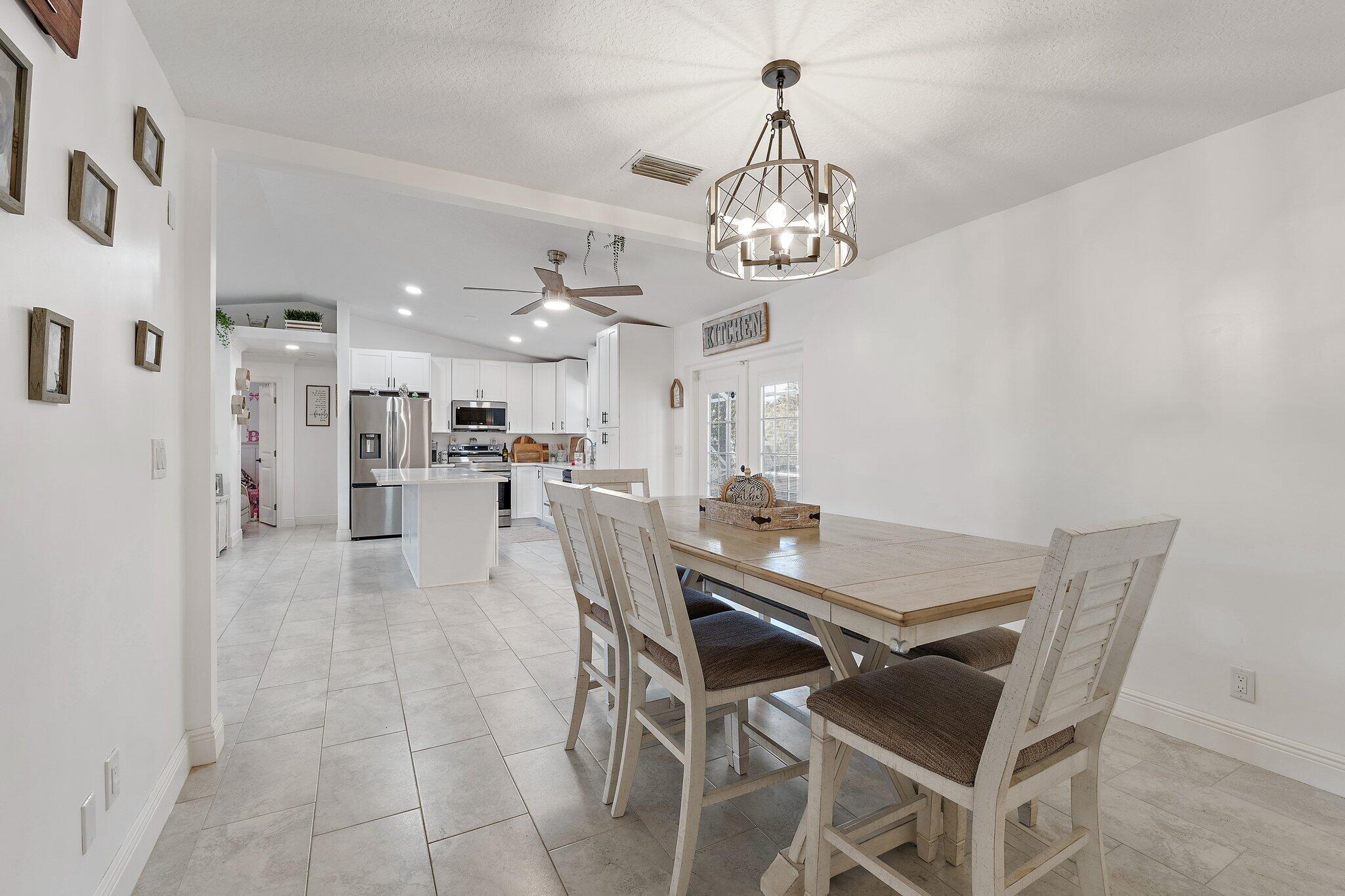 10-43-40~ W 209.7 FT OF E   2182 FT OF N 237.9 FT - Residential