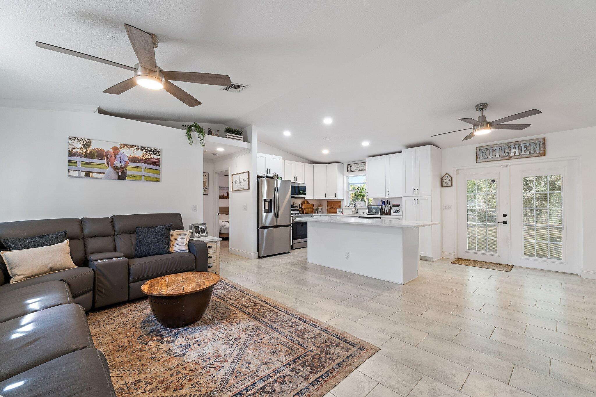 10-43-40~ W 209.7 FT OF E   2182 FT OF N 237.9 FT - Residential