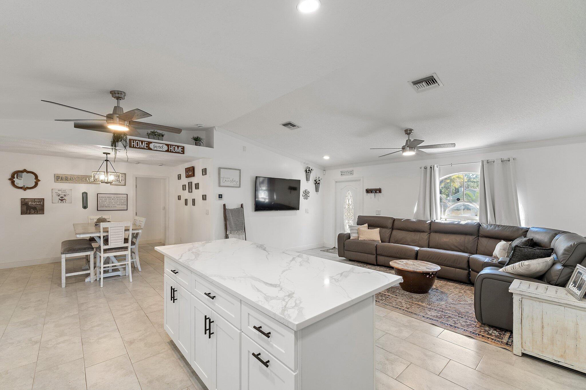 10-43-40~ W 209.7 FT OF E   2182 FT OF N 237.9 FT - Residential