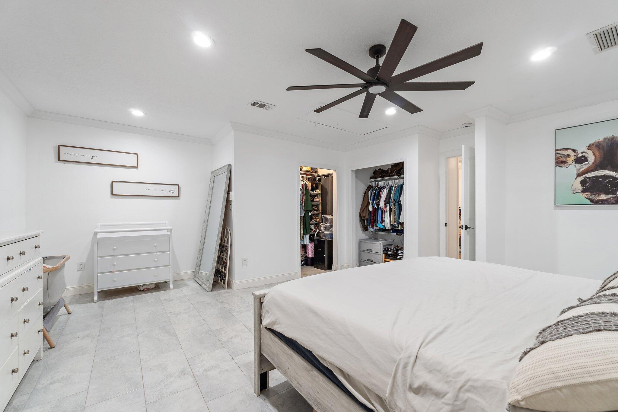 10-43-40~ W 209.7 FT OF E   2182 FT OF N 237.9 FT - Residential