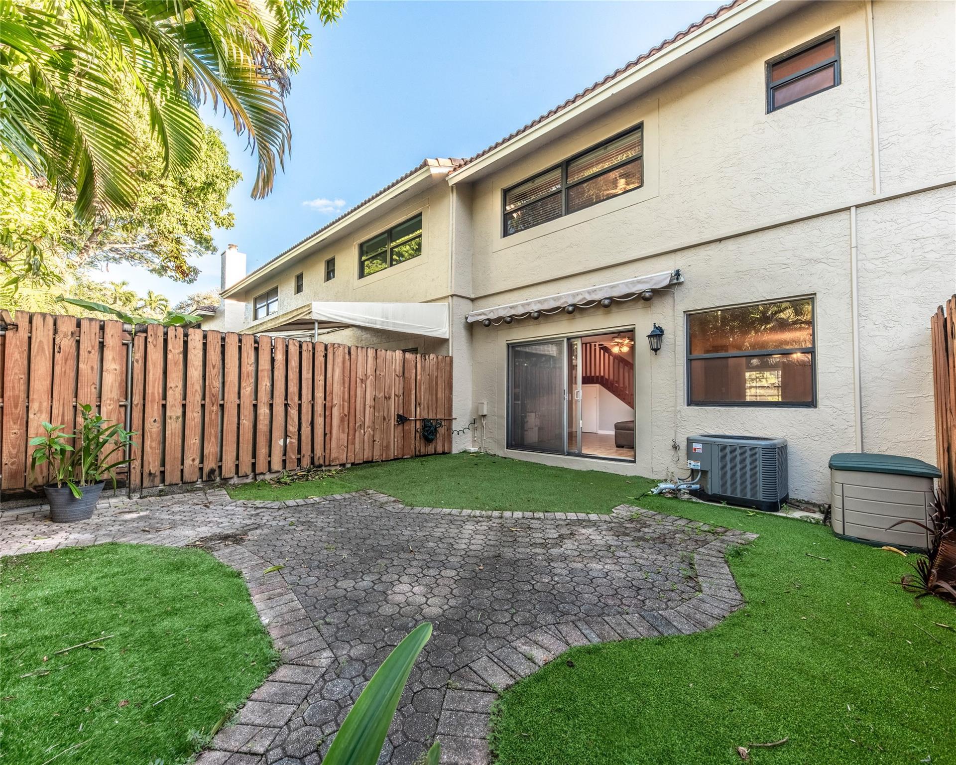 Capistrano Townhoms - Residential