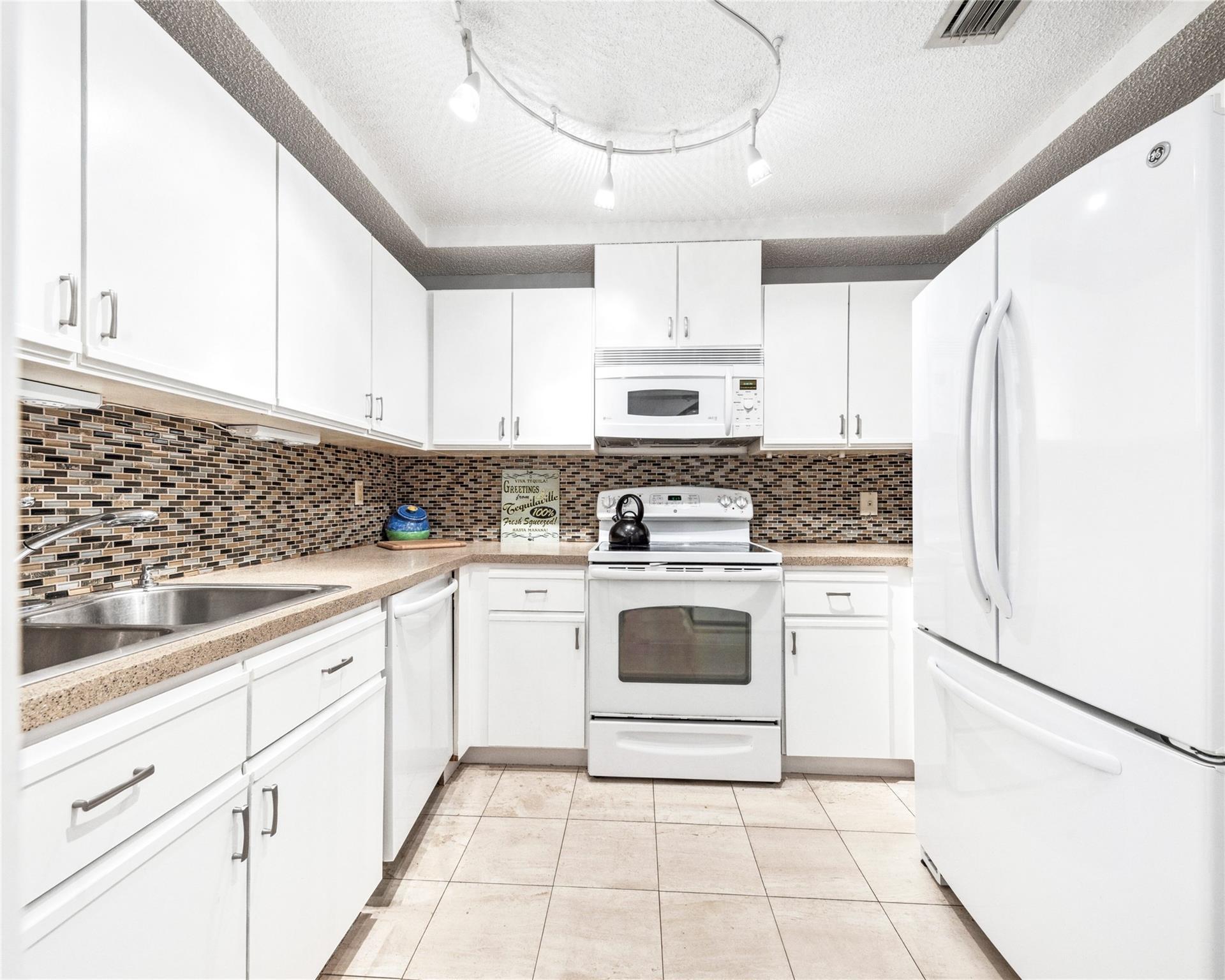 Capistrano Townhoms - Residential