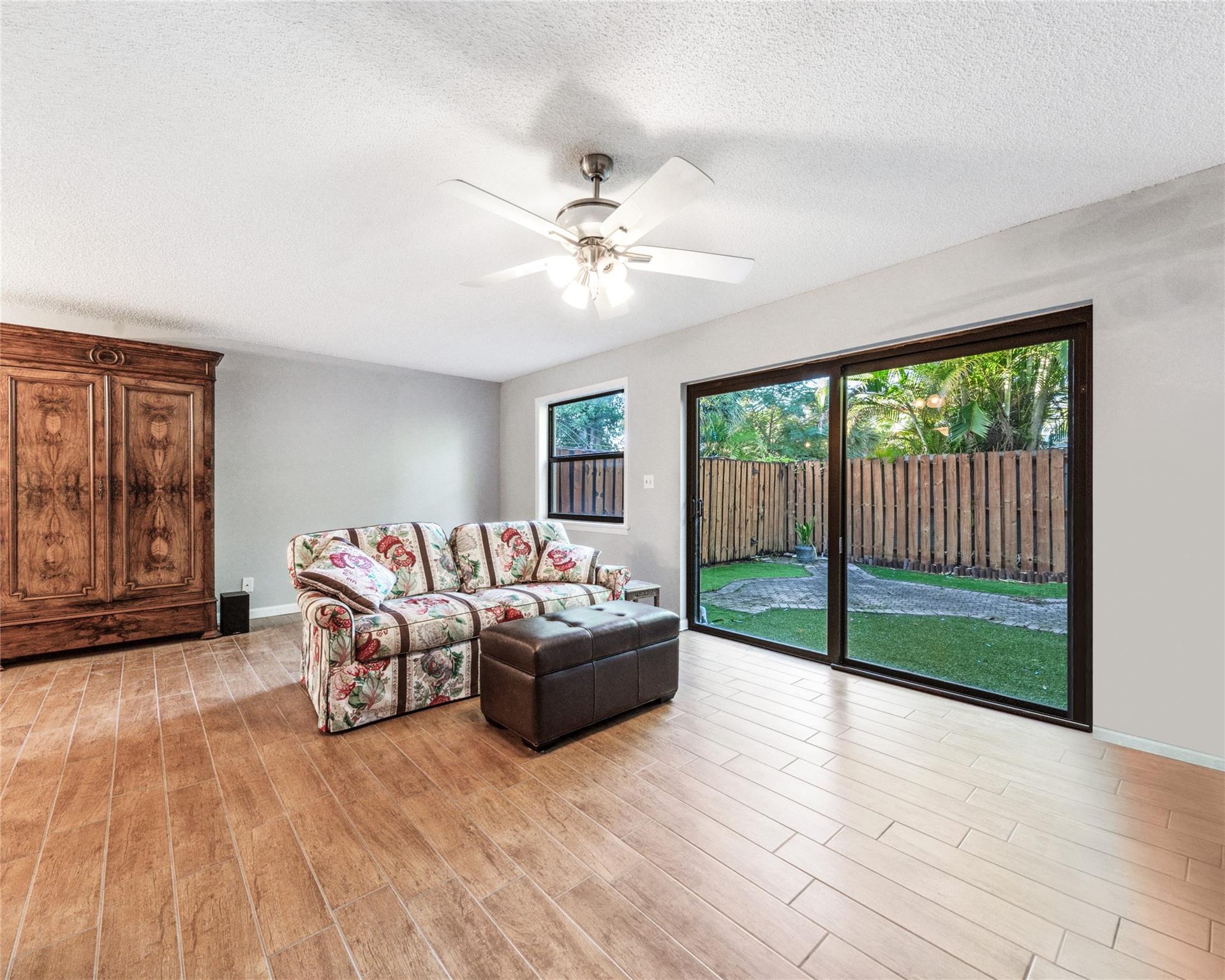 Capistrano Townhoms - Residential