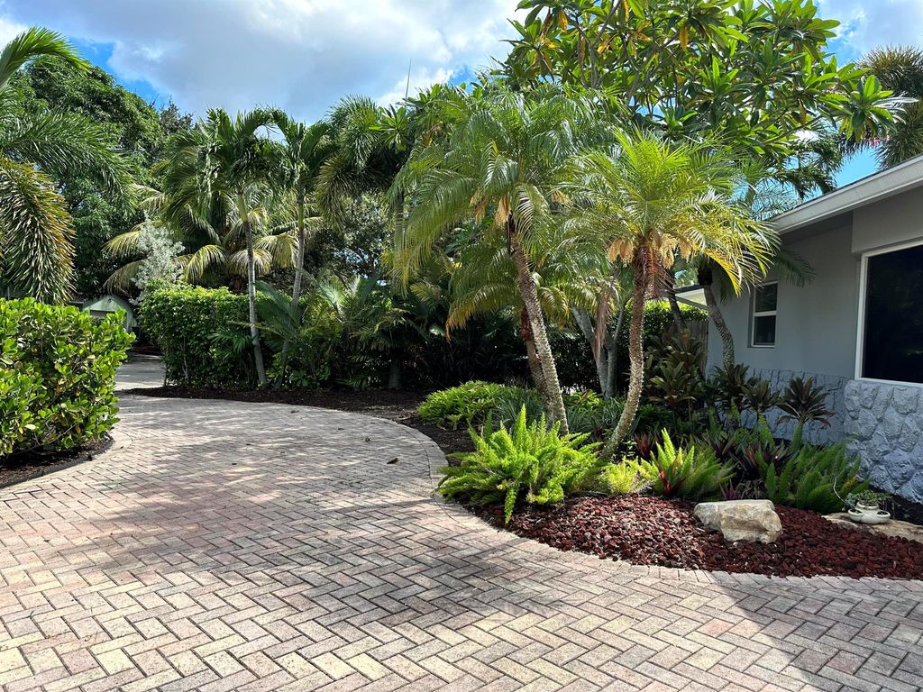 Photo of 842 NW 6th Terrace, Boca Raton, FL 33486 (MLS # R11104775)