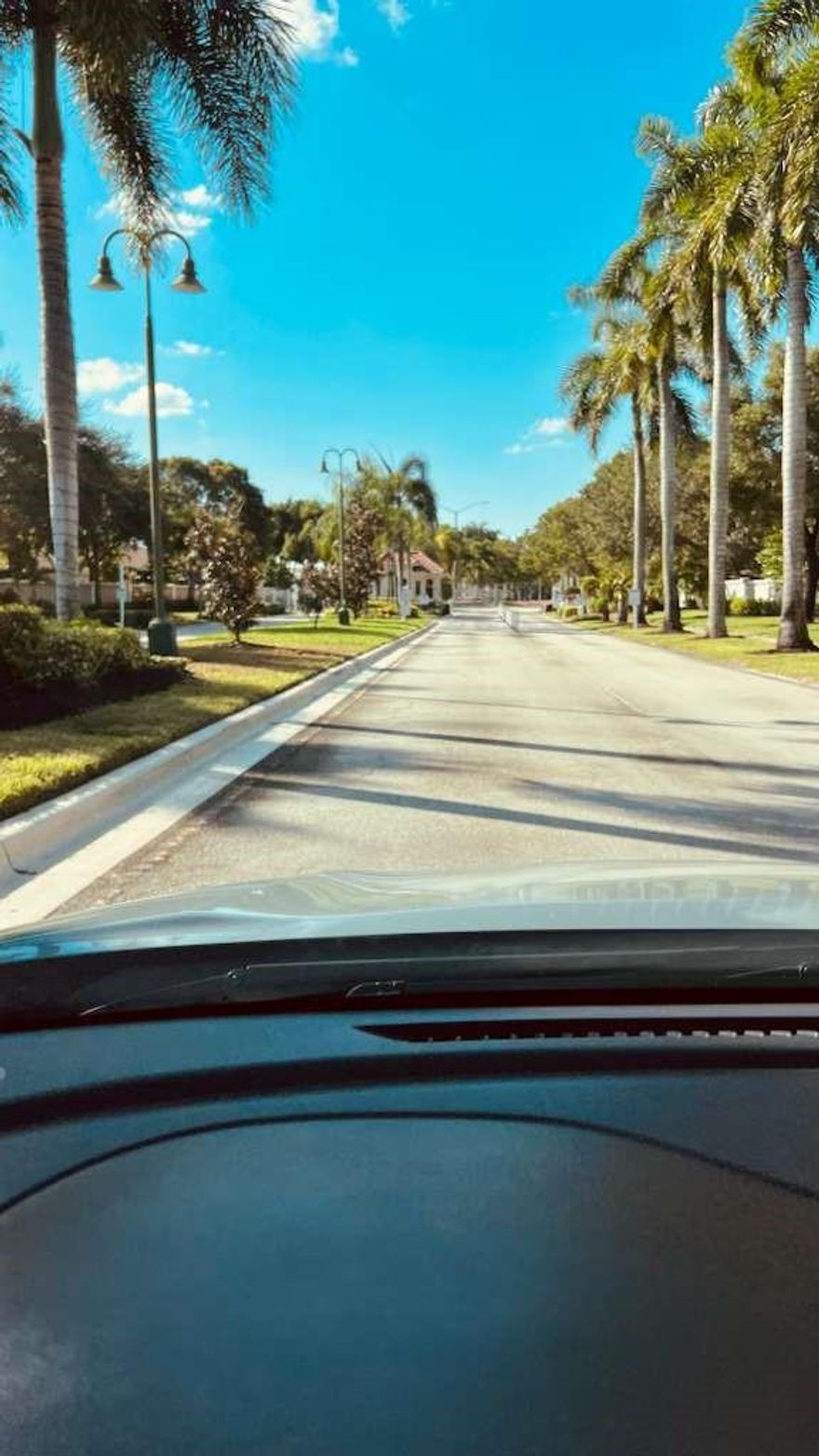 Beautiful townhome, located in Deerfield Beach. Two bedrooms and two bedrooms. Located just east of Sawgrass and SW 10th Street, close to everything. Major highways and supermarkets. Beautiful clubhouse. with the Jim Pooh and spa.  Gated community. Granite countertops. ready to move in. washer and dry hookups.