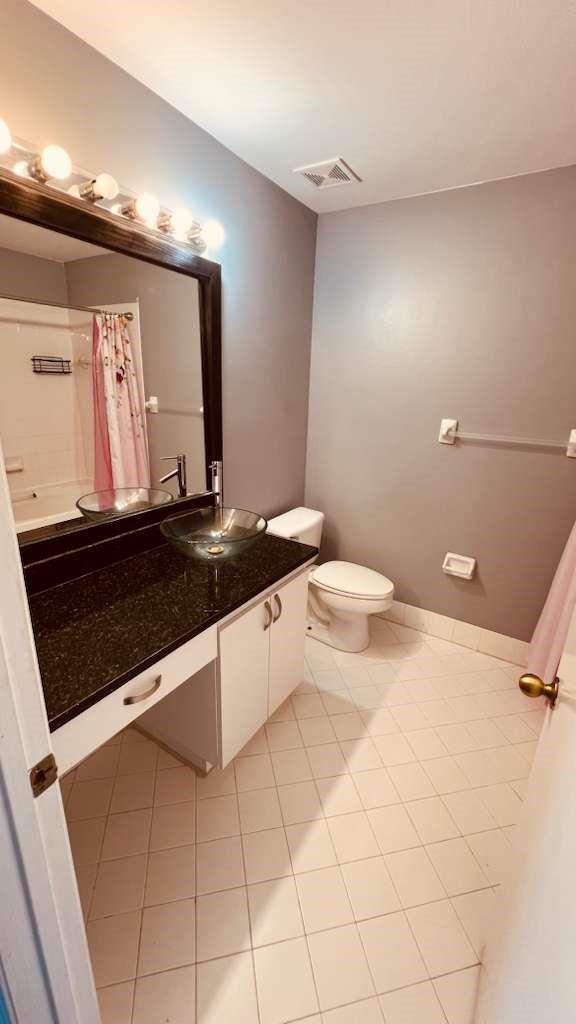 Olympia & York Residentia - Residential Lease