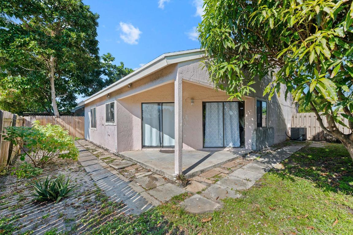 LAKES OF TARA UNIT 1 - Residential