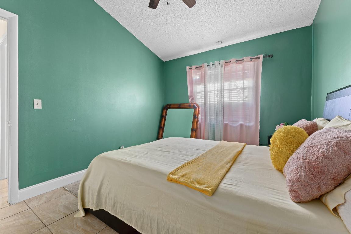 LAKES OF TARA UNIT 1 - Residential